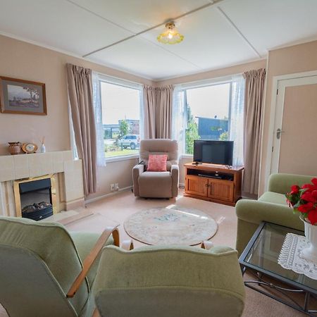 Rustlein Cottage - Te Anau Holiday Home ภายนอก รูปภาพ