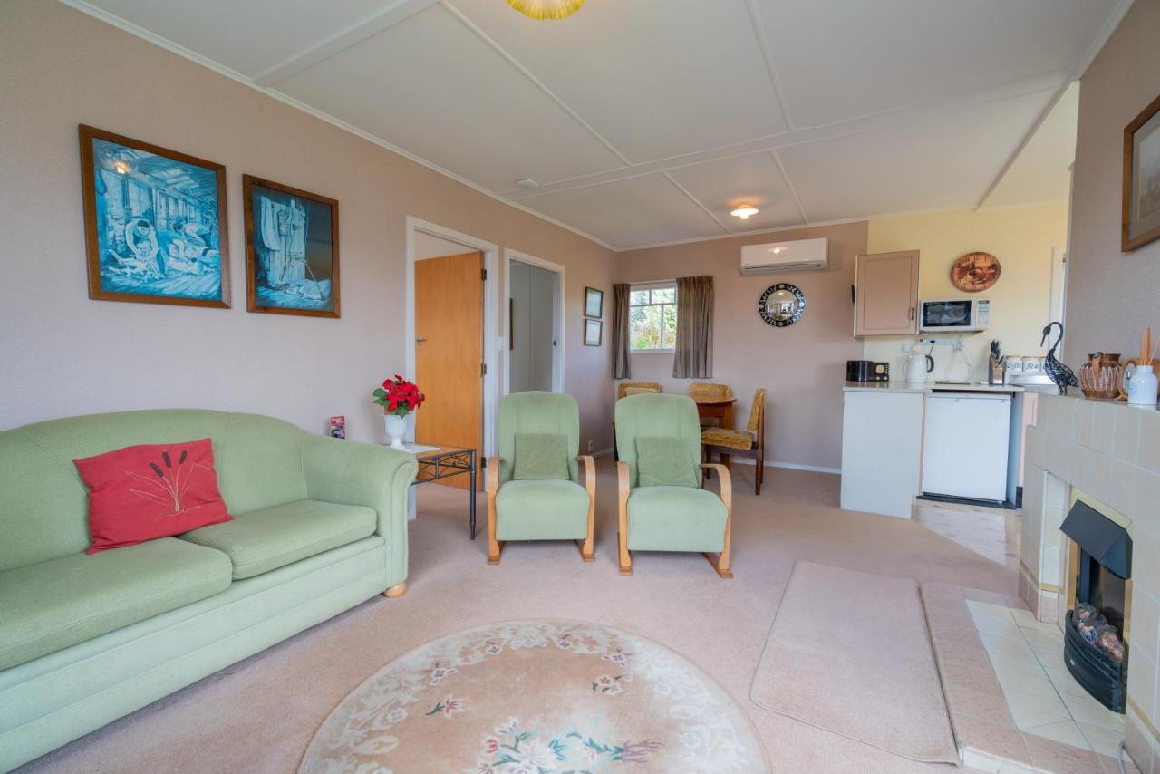 Rustlein Cottage - Te Anau Holiday Home ภายนอก รูปภาพ