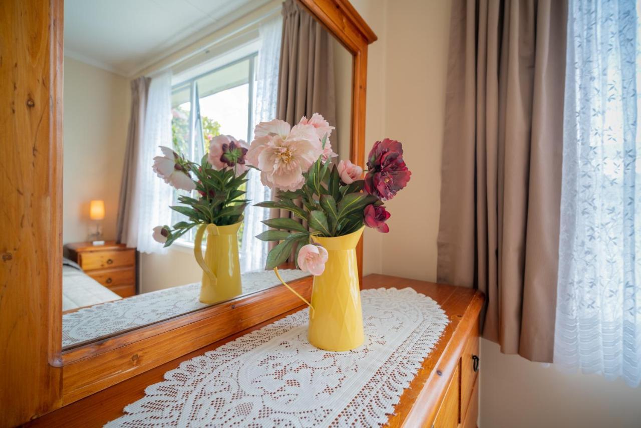 Rustlein Cottage - Te Anau Holiday Home ภายนอก รูปภาพ