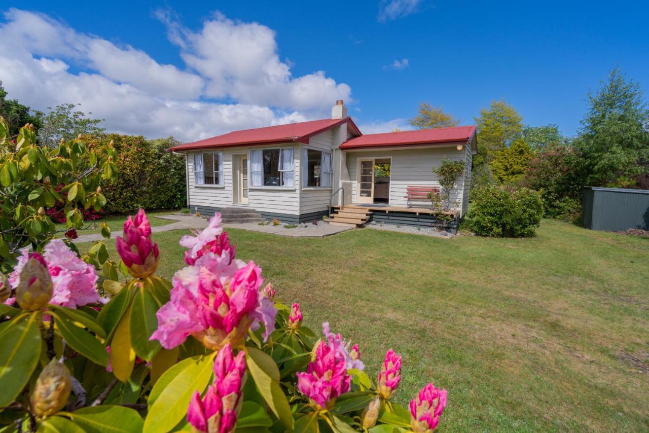 Rustlein Cottage - Te Anau Holiday Home ภายนอก รูปภาพ